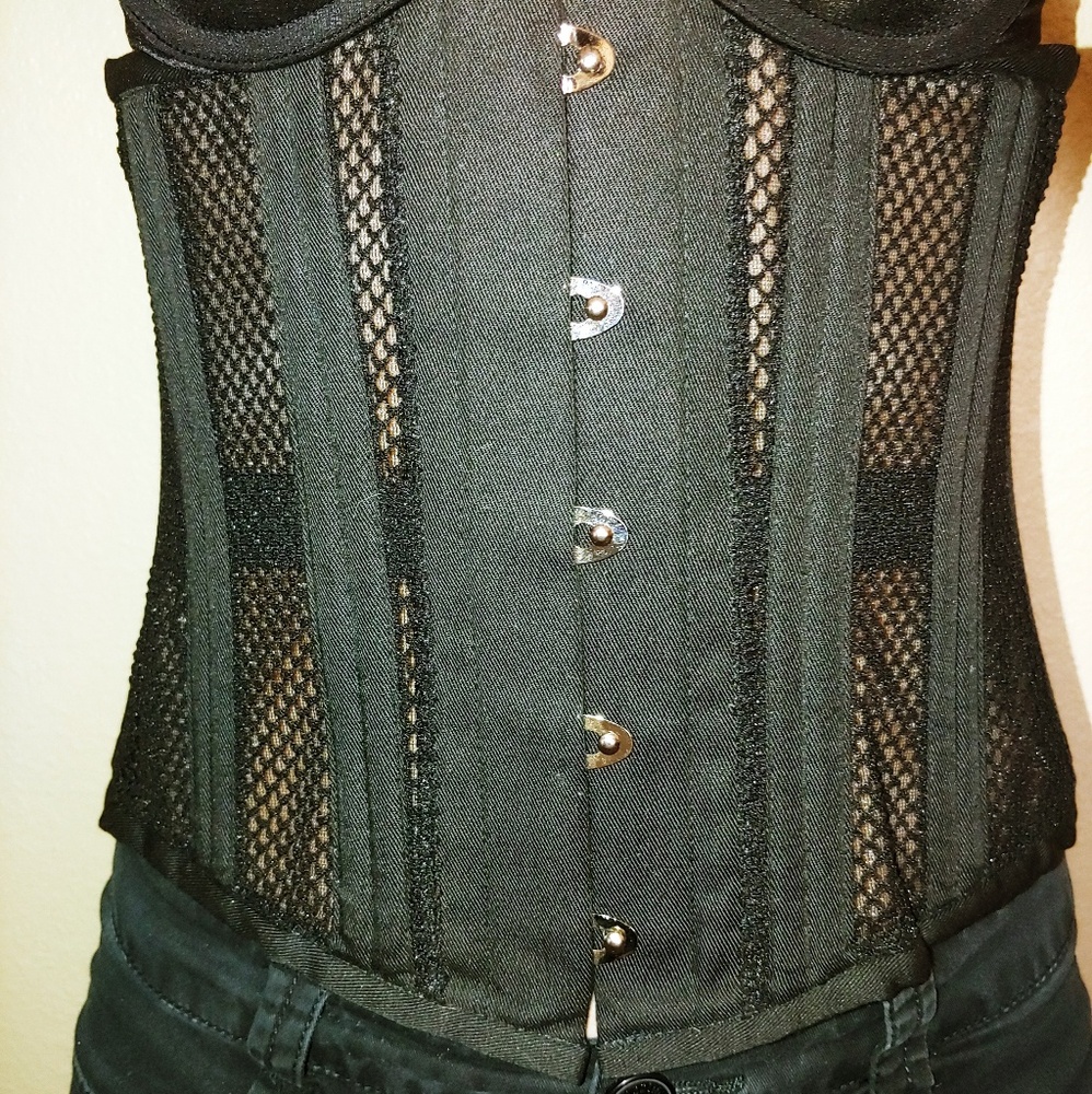 Everbellus steel boned waist trainer black